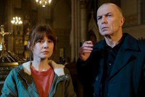 "Todesfrist - Nemez und Sneijder ermitteln": Maarten S. Sneijder (Raymond Thiry) und Sabine Nemez (Josefine Preuß) im Einsatz