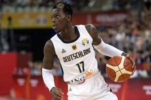 Dem Basketballer Dennis Schröder wurden Gegenstände und Bargeld im Wert von rund 500.000 Euro gestohlen