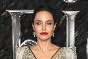 Bei der Premiere von "Maleficent: Mächte der Finsternis" in London erschien Angelina Jolie in einem glamourösen weißen Kleid