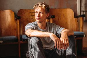 "Es gibt immer eine Gefahr, dass man sich selbst übertüncht", sagt Tim Bendzko - ob ihm das bei seinem neuen Album passiert ...