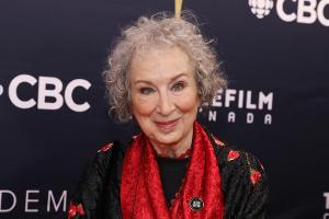 Margaret Atwood feiert mit "Die Zeuginnen" einen großen Erfolg