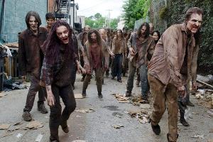Wanken, wimmern, wollen fressen: Die wandelnden Toten (Szene aus "The Walking Dead")