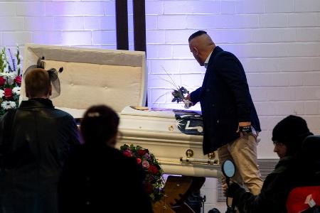 Seine Fans konnten sich am Samstag am offenen Sarg von Alphonso Williams verabschieden