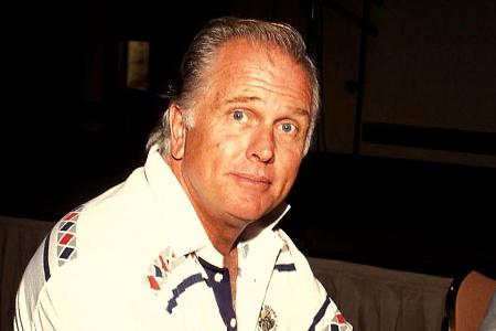 Ron Ely hat am Dienstagabend seine Frau und seinen Sohn Verloren