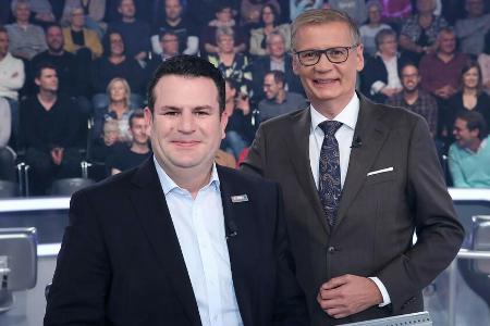Moderator Günther Jauch mit Promi-Kandidat Hubertus Heil
