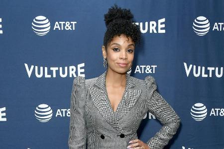 Susan Kelechi Watson zog mit ihrem Blazerkleid alle Blicke auf sich