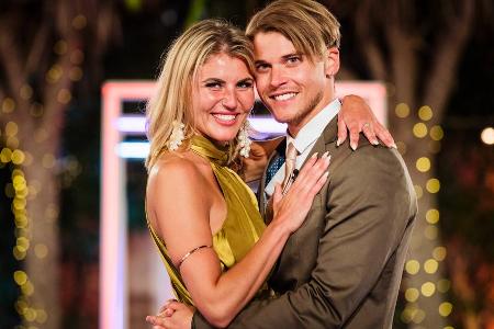 Im Oktober gewannen Vivien Michalla und Sidney Wolf die Kuppelshow 