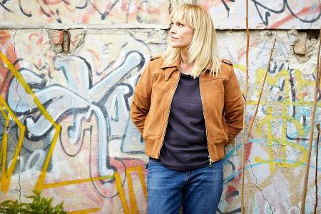 Anna Loos floh als 17-Jährige in den Westen. Ihre Geschichte zwischen Ost und West wird in der Doku 