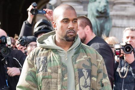 Kanye West trat in einer riesigen Kirche auf