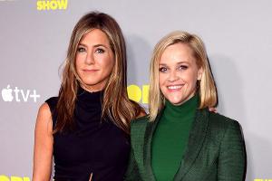 Jennifer Aniston (l.) und Reese Witherspoon beim "The Morning Show"-Fotografentermin am Freitag in London