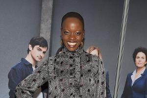 Florence Kasumba ist auf der Film-Premiere ein absoluter Hingucker
