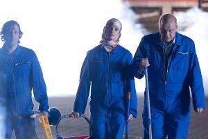 "Wilsberg: Nackt im Netz": Das Wilsberg-Team (v.l.n.r. Oliver Korittke, Ina Paule Klink, Leonard Lansink) betritt getarnt de...