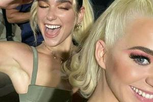 Gute Laune bei Katy Perry und Dua Lipa in Indien