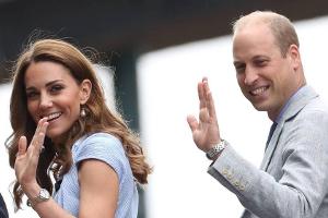 Herzogin Kate und Prinz William auf ihrem Weg an den Centre Court