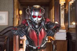 "Ant-Man": Scott Lang (Paul Rudd) wird zum neuen Ant-Man ernannt, um die außergewöhnliche Technologie vor Missbrauch zu schü...