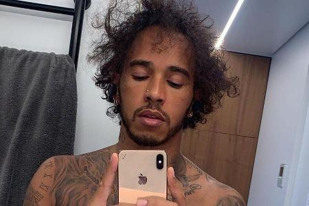 Lewis Hamilton zeigt seinen Fans dieses Spiegel-Selfie