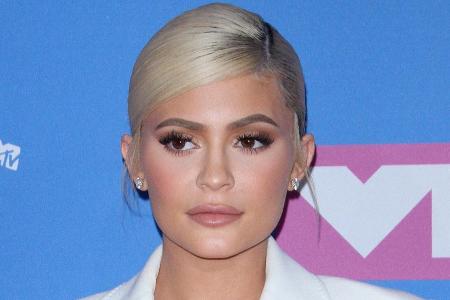 Kylie Jenner klärt ihre Social-Media-Fans über ihr Leben auf