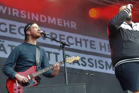 Feine-Sahne-Fischfilet-Gitarrist Christoph (l.) hatte einen Fahrrad-Unfall