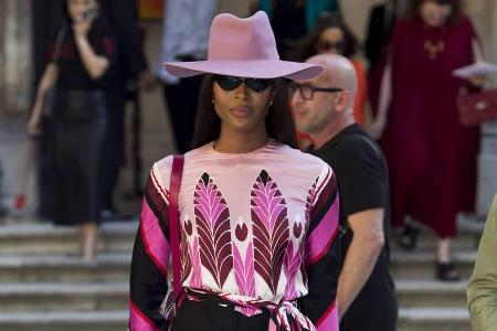 Naomi Campbell bei der Valentino-Show in Paris
