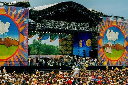 Eine Aufnahme der Bühne beim 25. Jubiläum des 