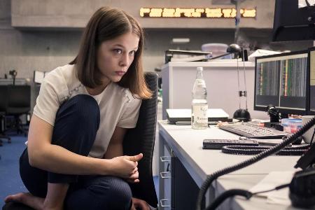 Paula Beer als Investmentbankerin Jana Liekam in 