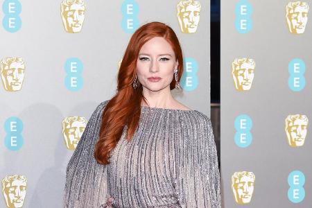 Model Barbara Meier ist bekannt für ihre leuchtend rote Wallemähne