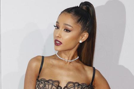 Ariana Grande bei den American Music Awards 2016