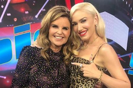 Gwen Stefani (r.) postete ein Bild mit Maria Shriver aus dem Studio der 
