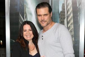 Holly Marie Combs und Mike Ryan verlobten sich im Jahr 2017