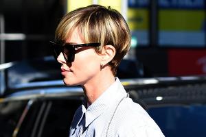 Charlize Theron mit angesagtem Pixie-Cut