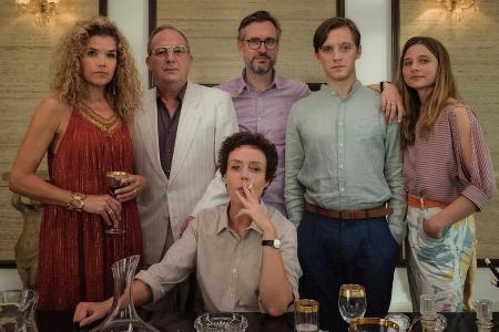 Anke Engelke, Uwe Preuss, Maria Schrader, Jörg Winger, Jonas Nay und Svenja Jung (v.l.) sind in der dritten Staffel zu sehen