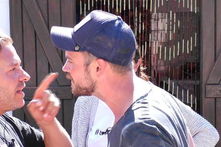 Willi und Johannes kriegen sich in die Haare