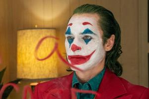 Joaquin Phoenix alias Arthur Fleck in "Joker": Der Film startet am 10. Oktober in den deutschen Kinos.