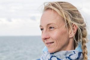 Das neue Buch von Katja Just heißt "Frische Brise auf dem Sommerdeich"