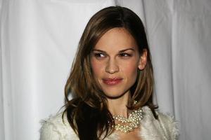 Der Film "The Hunt" mit Hilary Swank wird zunächst nicht gezeigt
