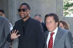 Cuba Gooding Jr. (l.) mit seinen Anwälten auf dem Weg zu einer Anhörung im vergangenen Juni