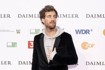 Luke Mockridge auf dem roten Teppich beim Grimme-Preis