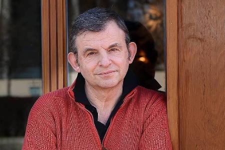 Schauspieler Dominique Horwitz musste offenbar mit schweren Verletzungen ins Krankenhaus gebracht werden