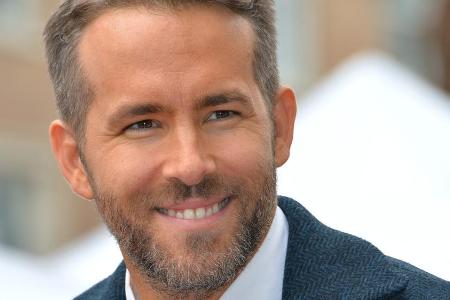 Ryan Reynolds bei der Enthüllung seines Sterns auf dem Walk of Fame