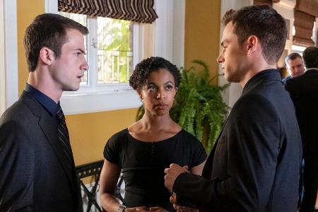 Ani (Grace Saif) mit Clay (Dylan Minnette, l.) und Justin (Brandon Flynn)