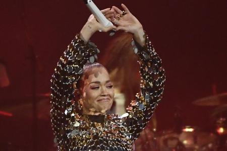 Rita Ora bei ihrem emotionalen Auftritt in Stockholm