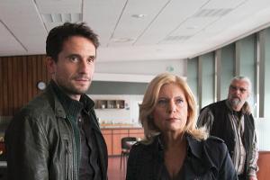"Tatort: Die Wiederkehr": Die Hauptkommissare Inga Lürsen (Sabine Postel) und Nils Stedefreund (Oliver Mommsen) nehmen die E...