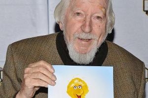 Caroll Spinney spielt den gelben Vogel Bibo in der "Sesamstraße"