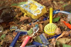 Besonders Plastikflaschen und Rasierklingen schaden der Umwelt