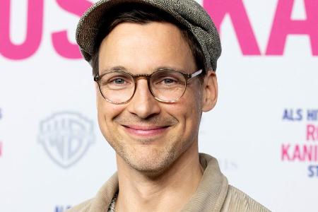 Florian David Fitz und sein Hund Elmo sind ein Herz und eine Seele