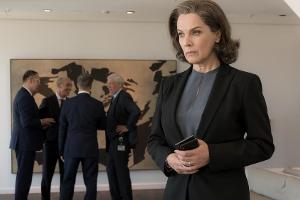 Christelle Leblanc (Désirée Nosbusch) sieht ihre Macht als Investmentchefin gefährdet.