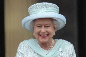 Das Weihnachtsoutfit der Queen steht garantiert schon