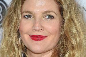 Drew Barrymore ist der beste Beweis dafür, dass ein rundes Gesicht schön sein kann - so lange es straff ist