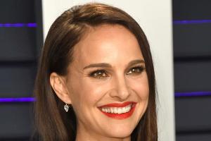 Natalie Portman nimmt sich Zeit für junge Patienten