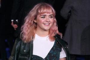 Maisie Williams hat Spaß mit den lustigen Bildern ihrer "GoT"-Kollegen